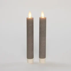 Anna's Collection LED dinerkaarsen - 2x st - taupe grijs - 18 cm Hot