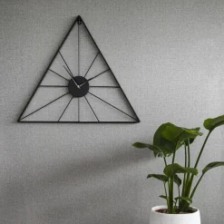 Art for the Home Klok - Luxe Zwarte Driehoek Hangende Klok Online