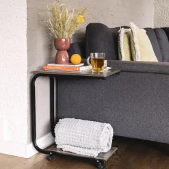 QUVIO Bijzettafel op wieltjes met opbergmandje - metaal + hout Sale