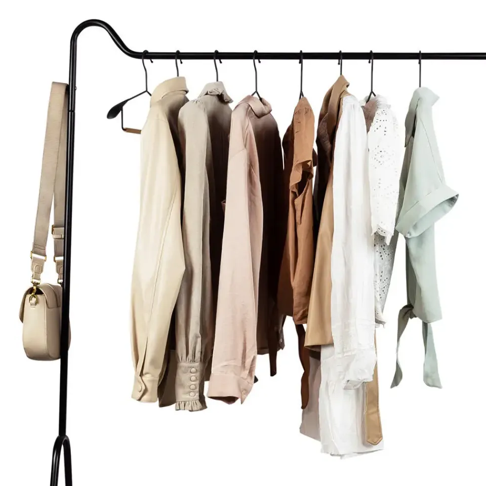 QUVIO Kledingrek met schoenen opbergruimte - Metaal - Zwart Best