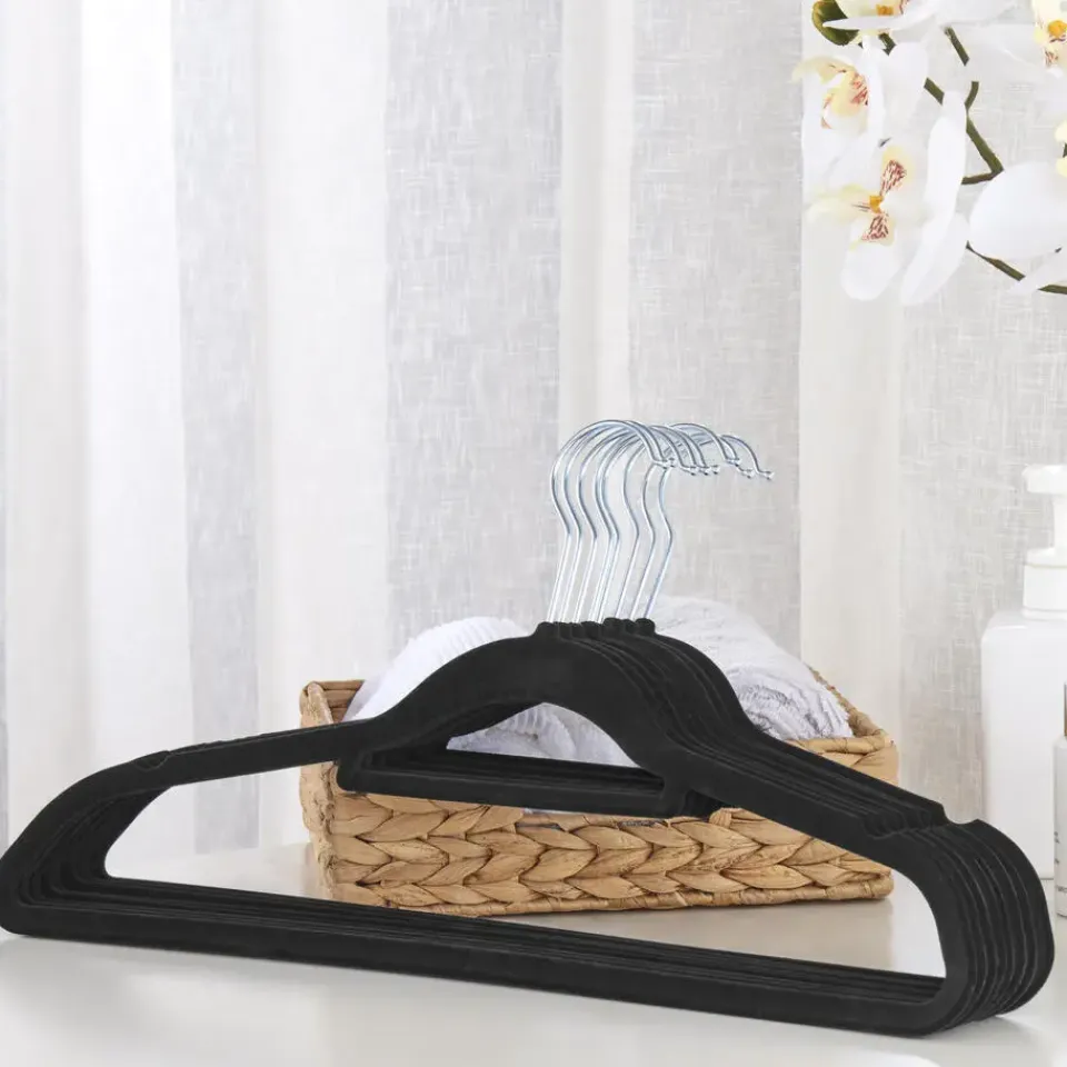 Merkloos Set van 30 Kledinghangers met Fluwelen laagje - Zwart Clearance